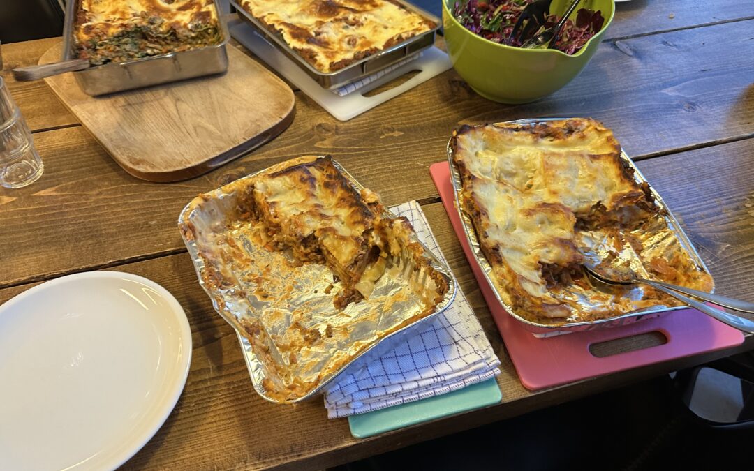 Fællesspisning med lasagne